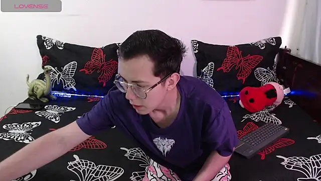 Snapshot of Tina_4_Charlie chatting on 10.06.25 Tina 4 Charlie online show from 10.06.25