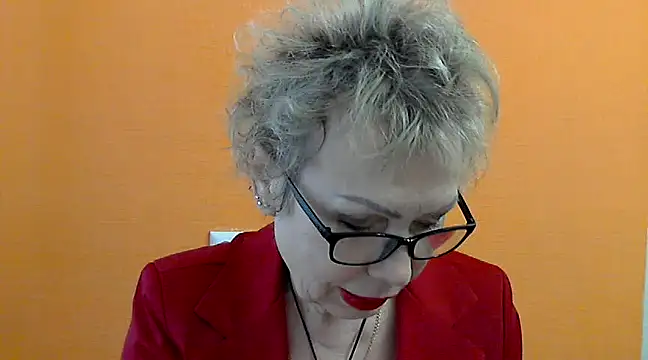 NessyJenixs online show from 02.18.25