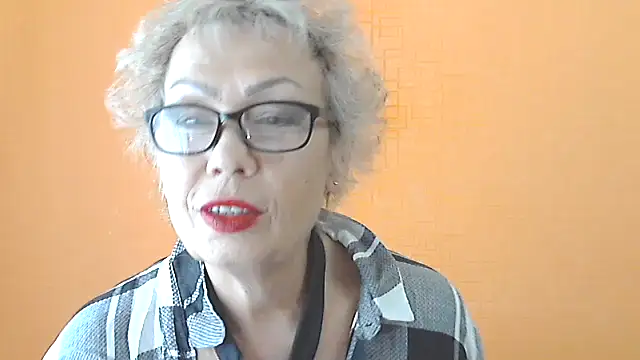 NessyJenixs online show from 09.24.25