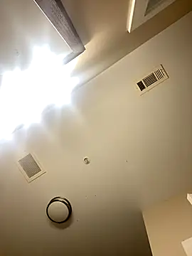 Snapshot of theprettysoles chatting on 12.04.25 theprettysoles online show from 12.04.25