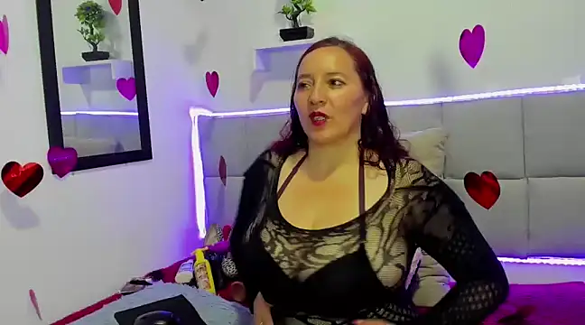 Madisson Housse online show from 02.22.25