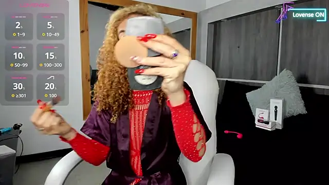 Snapshot of Bryna_ chatting on 10.30.25 Bryna online show from 10.30.25