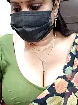 Queenflowerr online show from 02.10.25