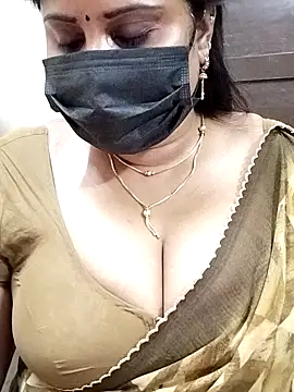 Queenflowerr online show from 02.10.25