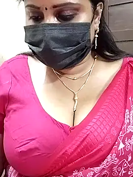 Queenflowerr online show from 02.14.25