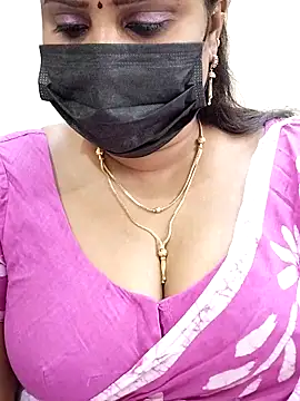 Queenflowerr online show from 02.20.25