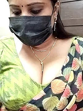 Queenflowerr online show from 02.22.25