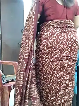 Queenflowerr online show from 02.25.25