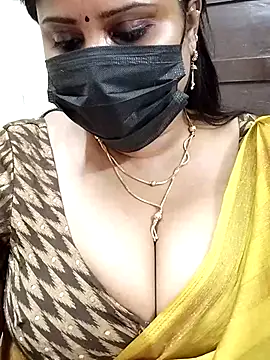 Queenflowerr online show from 03.04.25