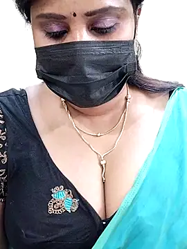 Queenflowerr online show from 03.05.25