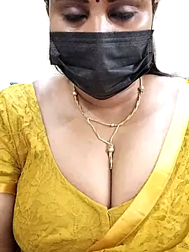 Queenflowerr online show from 03.20.25