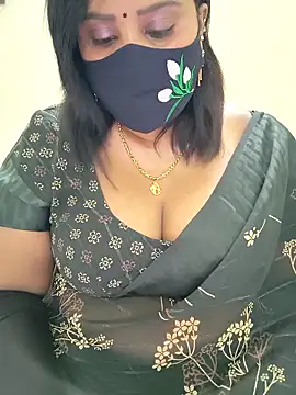 Queenflowerr online show from 11.04.25