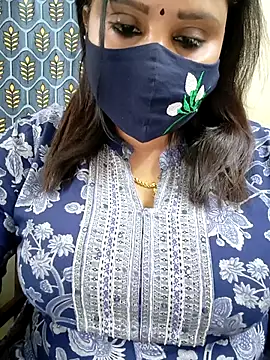 Queenflowerr online show from 04.20.26