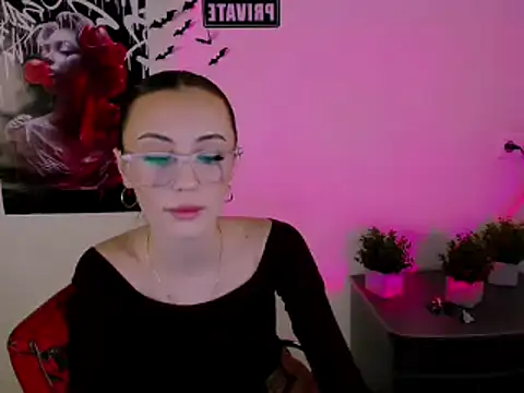 Nikonara Love online show from 03.09.25