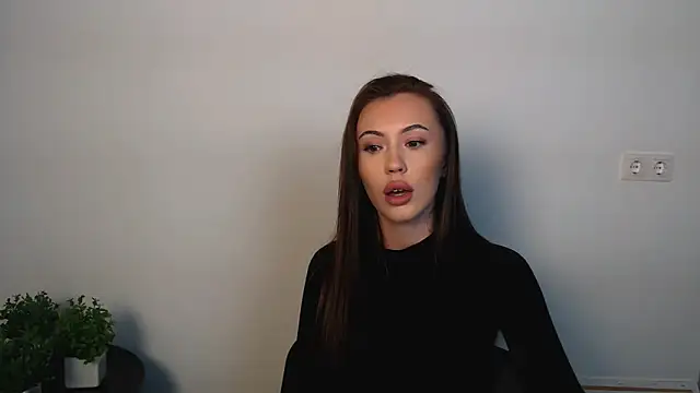 Nikonara Love online show from 10.23.25