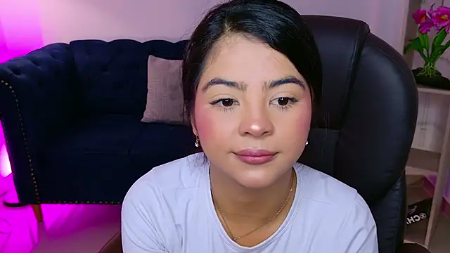 Layla Breezee online show from 05.08.26
