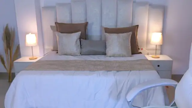 Layla Breezee online show from 05.26.26