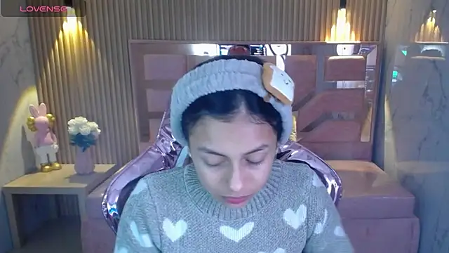 Snapshot of lilith_petit_sub chatting on 02.13.25 lilith petit sub online show from 02.13.25