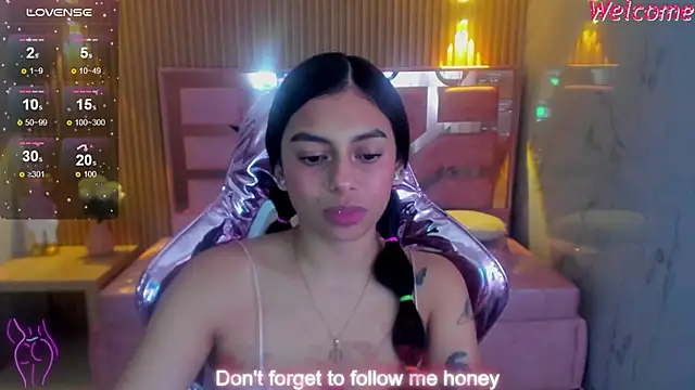 Snapshot of lilith_petit_sub chatting on 03.02.25 lilith petit sub online show from 03.02.25