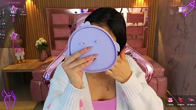 Snapshot of lilith_petit_sub chatting on 09.27.25 lilith petit sub online show from 09.27.25