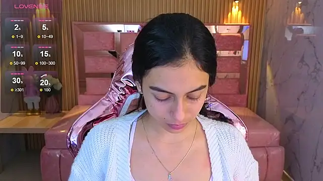 Snapshot of lilith_petit_sub chatting on 10.31.25 lilith petit sub online show from 10.31.25