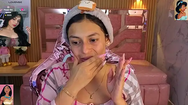 Snapshot of lilith_petit_sub chatting on 11.19.25 lilith petit sub online show from 11.19.25