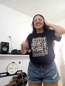 Snapshot of MyAlexaStar chatting on 03.20.25 MyAlexaStar online show from 03.20.25