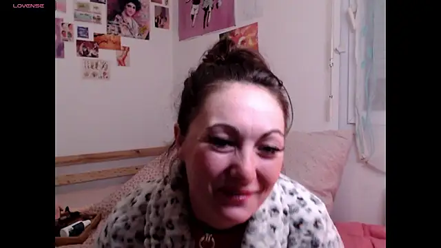 Snapshot of AdorahB3ll3 chatting on 10.14.25 AdorahB3ll3 online show from 10.14.25