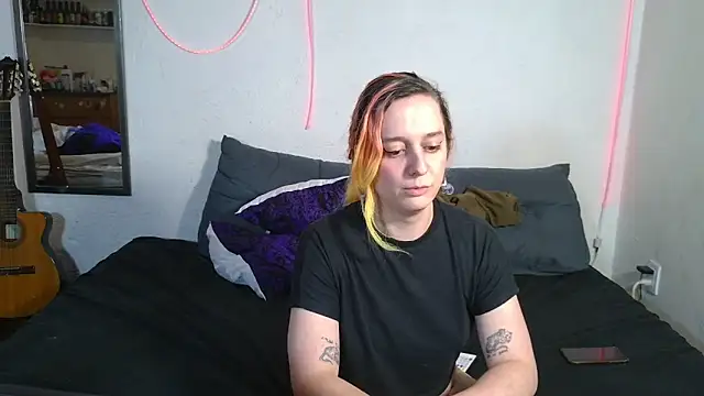 Evelan420 online show from 10.17.25