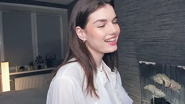 Snapshot of FloraDobb chatting on 02.02.25 FloraDobb online show from 02.02.25