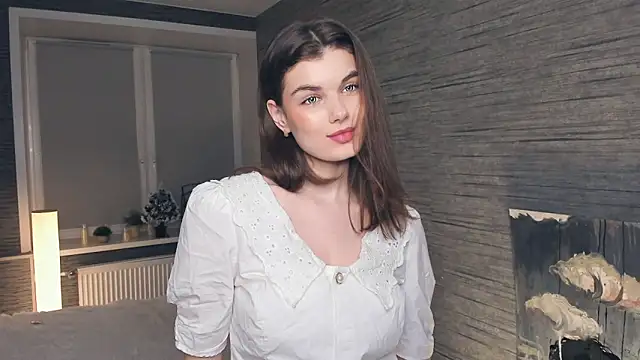 Snapshot of FloraDobb chatting on 02.03.25 FloraDobb online show from 02.03.25