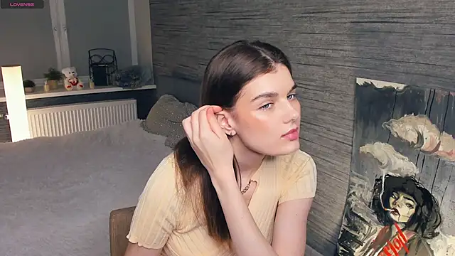 Snapshot of FloraDobb chatting on 02.27.25 FloraDobb online show from 02.27.25