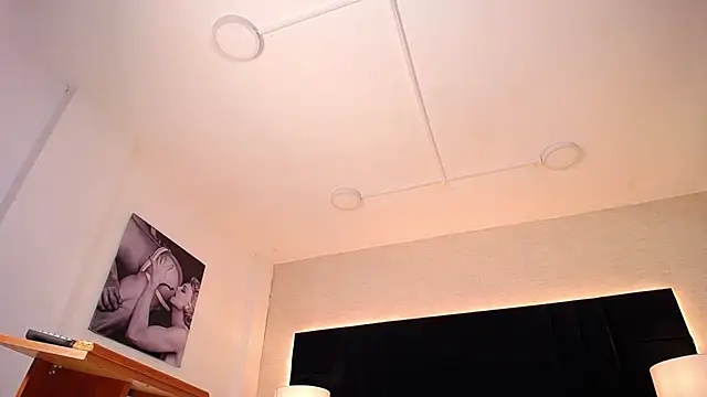 Snapshot of Simon_Basset chatting on 02.18.25 Simon Basset online show from 02.18.25