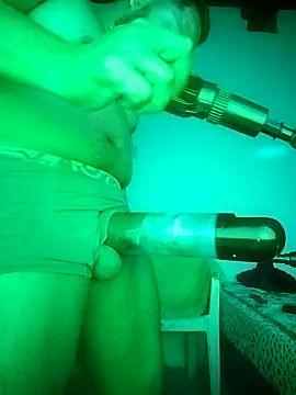 Snapshot of Ant1990 chatting on 11.25.25 Ant1990 online show from 11.25.25