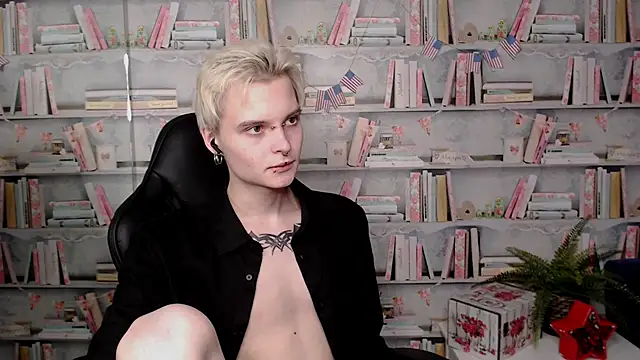 Snapshot of DemianEnglen chatting on 03.11.25 DemianEnglen online show from 03.11.25