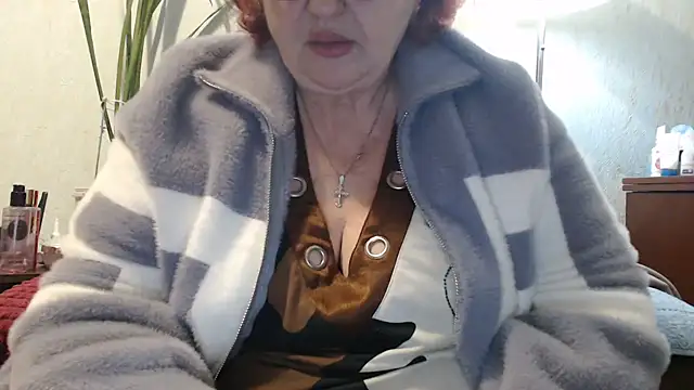 Snapshot of DeniseeRosea chatting on 04.15.26 DeniseeRosea online show from 04.15.26