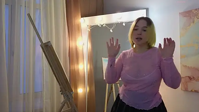 Snapshot of Manic_pixie_ chatting on 02.09.25 Manic pixie online show from 02.09.25