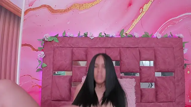 scarlett  evans  online show from 11.21.25