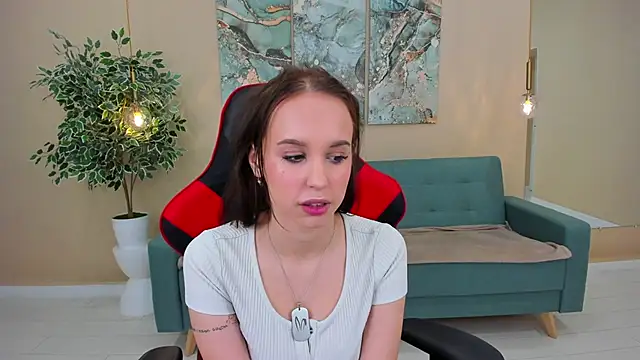 SandraTucker online show from 02.01.25