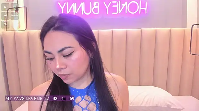 Naomymonroe  online show from 10.02.25