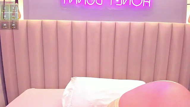 Naomymonroe  online show from 01.09.26