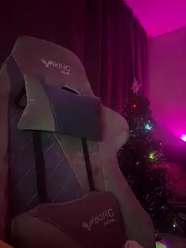 Ohmy Nora  online show from 01.30.25