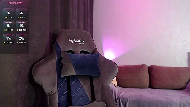 Ohmy Nora  online show from 09.10.25