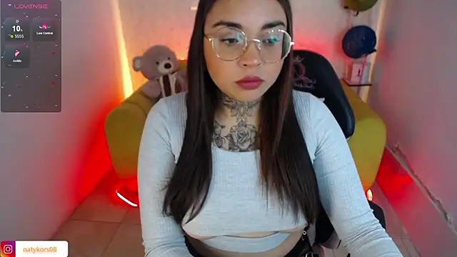 Snapshot of natyk_m chatting on 01.30.25 natyk m online show from 01.30.25