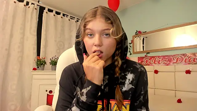 alaia greyy online show from 02.18.25