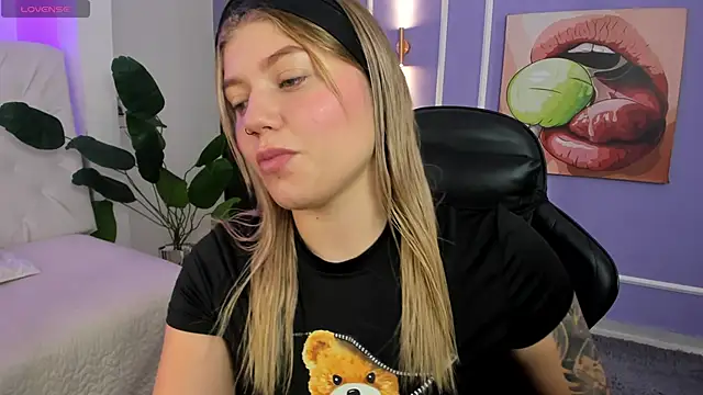 alaia greyy online show from 11.15.25