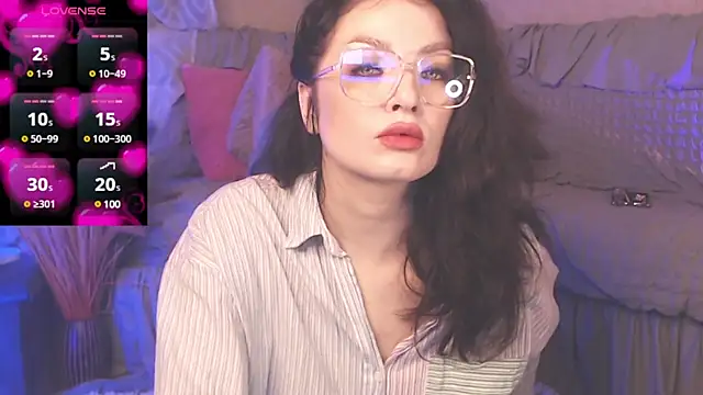 Snapshot of BritneyBarker chatting on 01.10.25 BritneyBarker online show from 01.10.25