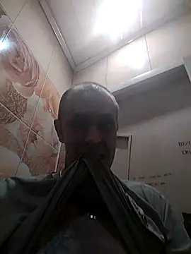 MaxDevilWhite online show from 10.17.25