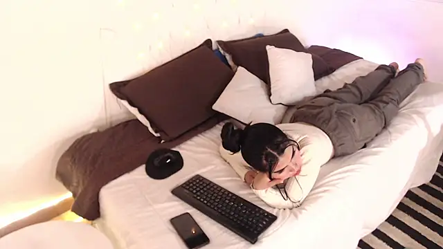 saray  jones online show from 03.18.25