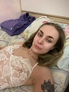 Snapshot of White_Lu chatting on 01.23.25 White Lu online show from 01.23.25